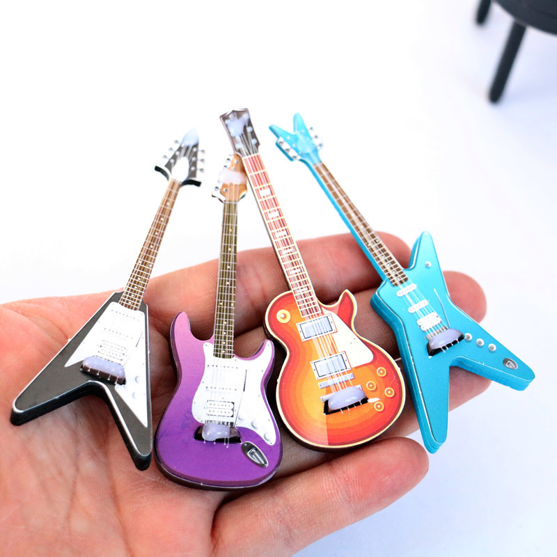 1 ชิ้น โมเดลกีตาร์จิ๋วสำหรับบ้ - Musical Instrument I Play บทวิจารณ์และราคา
